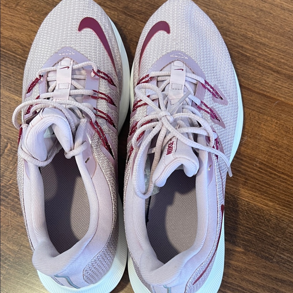 Nike Women's Athletic Shoes in Pink and Maroon - Picture 4 of 10
